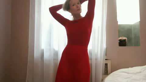 julia_giulia online show from March 11, 2025, 12:06 pm