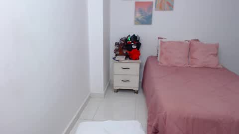 julia online show from November 8, 2025, 7:19 am