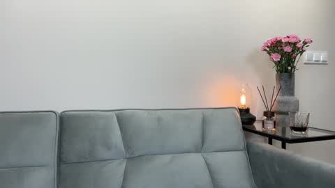 Julia R Le online show from January 16, 2025, 1:37 am