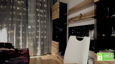 julia_t_mog online show from February 4, 2025, 9:52 pm