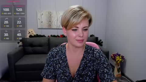 Julia online show from January 8, 2025, 4:11 pm