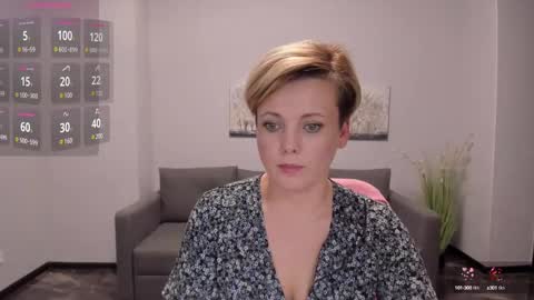 Julia online show from February 11, 2025, 6:22 pm