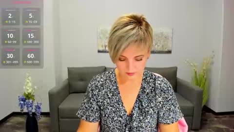 Julia online show from September 26, 2025, 11:58 am