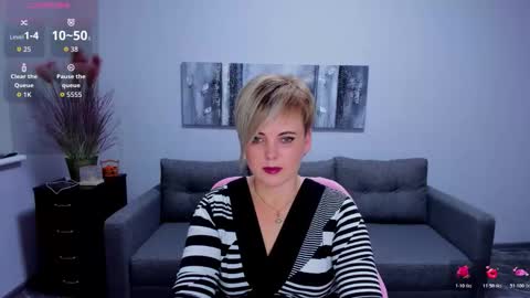 Julia online show from December 1, 2025, 1:05 pm