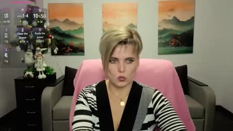 Julia online show from December 20, 2025, 2:24 pm