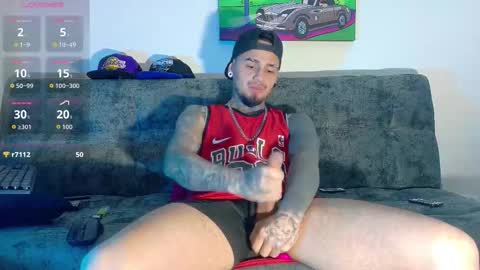 Snapshot of julian_tattoo chatting on November 21, 2025, 7:51 am Julian independent model online show from November 21, 2025, 7:51 am