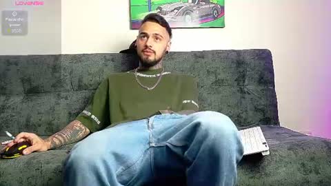 Julian independent model online show from July 7, 2026, 8:24 pm