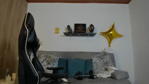 julian_wallace online show from September 10, 2025, 3:06 am