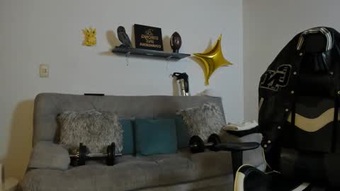 julian_wallace online show from October 11, 2025, 6:28 pm