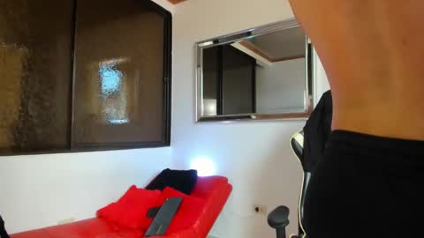 julian_wallace online show from March 7, 2026, 7:33 pm