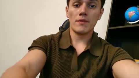 Snapshot of julian_wallace1 chatting on July 16, 2026, 12:16 am julian_wallace1 online show from July 16, 2026, 12:16 am