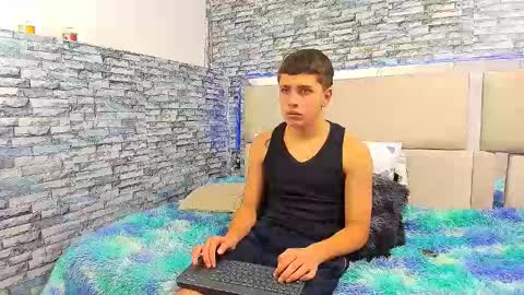 julian online show from October 18, 2025, 4:30 pm