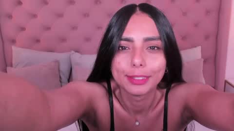 Juli  online show from April 13, 2026, 5:29 pm