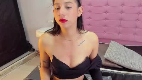 Juliana online show from September 17, 2025, 5:47 pm