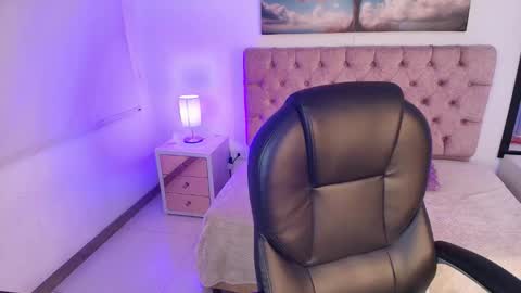  JULIANA CASTRO online show from February 3, 2026, 11:37 am