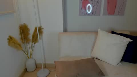 Juli  online show from March 6, 2025, 1:58 am