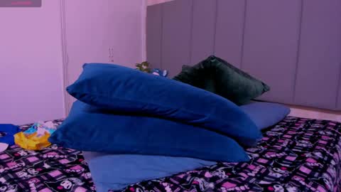 juli online show from January 31, 2025, 5:30 am