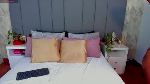 juli online show from October 2, 2025, 1:45 am