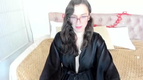 Julianne online show from February 15, 2025, 10:33 am