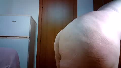 Snapshot of julianoparno chatting on June 14, 2026, 2:24 am Juliano online show from June 14, 2026, 2:24 am