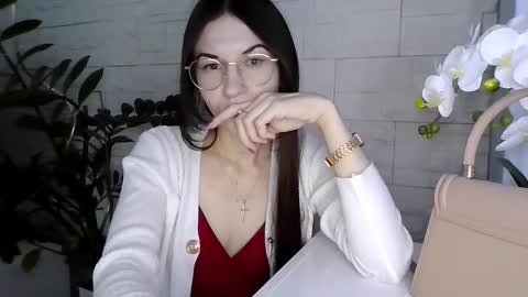 Julia online show from February 13, 2026, 2:46 pm