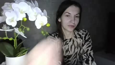 Julia online show from April 18, 2026, 7:07 pm