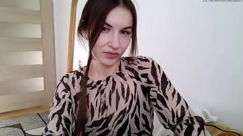 Julia online show from April 22, 2026, 3:35 pm