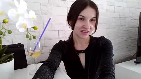 Snapshot of juliaorgasm chatting on June 8, 2026, 2:39 pm Julia online show from June 8, 2026, 2:39 pm