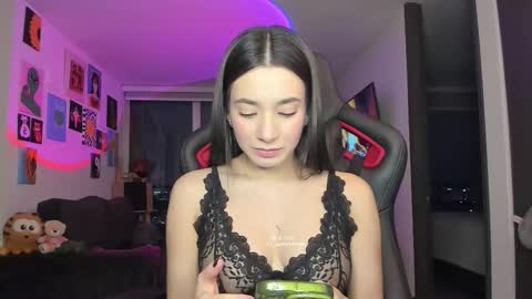 Jeimy Help me to reach 100 thumbs up online show from March 6, 2026, 12:07 am