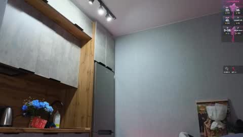 julidropp online show from February 7, 2025, 6:13 pm