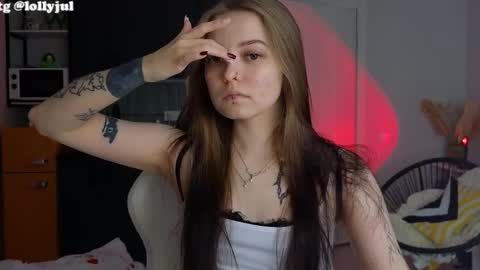 julidropp online show from November 5, 2025, 9:20 am