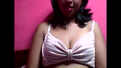 julie0612 online show from February 9, 2025, 12:28 am