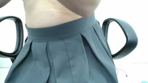 julie9x online show from December 15, 2025, 7:56 am