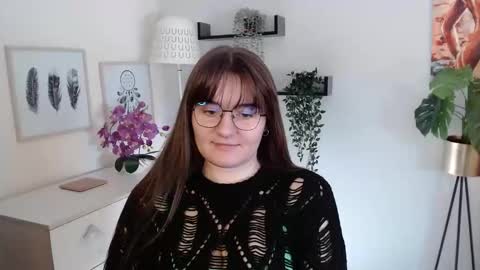 Julie online show from September 25, 2025, 12:42 pm