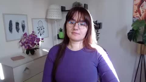 Julie online show from October 10, 2025, 12:37 pm