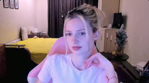 Julie online show from November 21, 2025, 3:22 pm