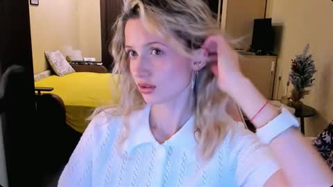 Julie online show from November 25, 2025, 1:22 pm