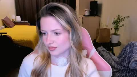 Julie online show from April 18, 2026, 4:22 pm