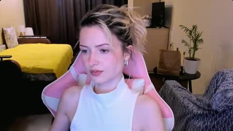 Julie online show from April 22, 2026, 2:18 pm