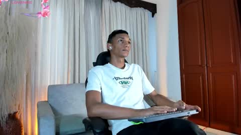 Julien online show from February 7, 2026, 12:20 pm