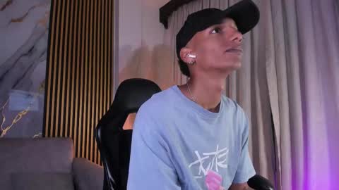 Julien online show from March 3, 2026, 11:27 am