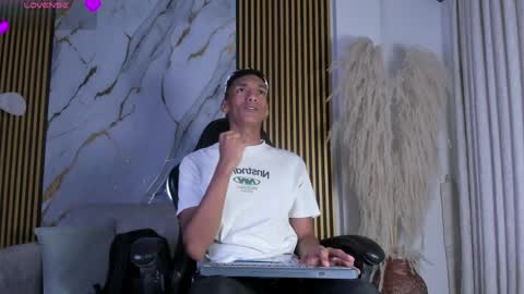 Julien online show from April 5, 2026, 12:13 pm