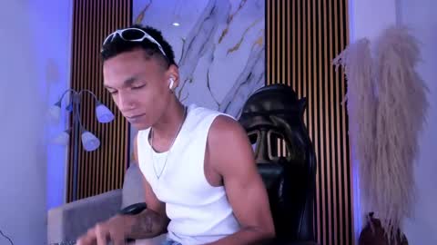 Julien online show from April 22, 2026, 11:45 am