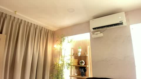 Snapshot of juliet_miller chatting on May 19, 2026, 3:02 am Juliet online show from May 19, 2026, 3:02 am