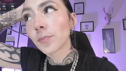 juliet_sourire online show from September 18, 2025, 2:08 pm