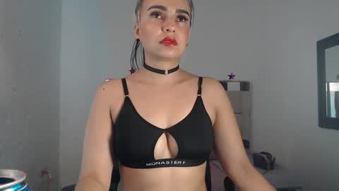 julieta__fox_ online show from January 17, 2025, 11:40 pm