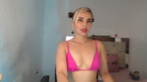 julieta__fox_ online show from March 10, 2025, 12:51 am