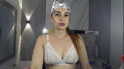 julieta__fox_ online show from September 11, 2025, 2:44 am