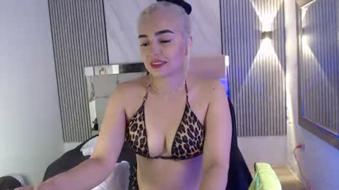 Snapshot of julieta__fox_ chatting on July 9, 2026, 3:49 pm julieta__fox_ online show from July 9, 2026, 3:49 pm