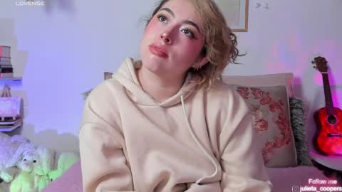 Juli  online show from April 3, 2026, 3:48 am